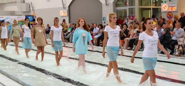 Nasza uczennica Patrycja Preszer uczestniczyła jako modelka w niestandardowym pokazie mody w Aquadromie znanej marki Key Fashion Nasza uczennica Patrycja Preszer uczestniczyła jako modelka w niestandardowym pokazie mody w Aquadromie znanej marki Key Fashion
