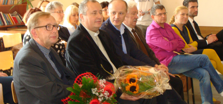 Dzień Edukacji Narodowej 2014 r. oraz życzenia z Programu Wiarygodna Szkoła Dzień Edukacji Narodowej 2014 r. oraz życzenia z Programu Wiarygodna Szkoła