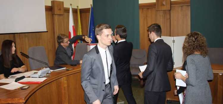 Inauguracyjne posiedzenie Młodzieżowej Rady Miasta Ruda Śląska Inauguracyjne posiedzenie Młodzieżowej Rady Miasta Ruda Śląska