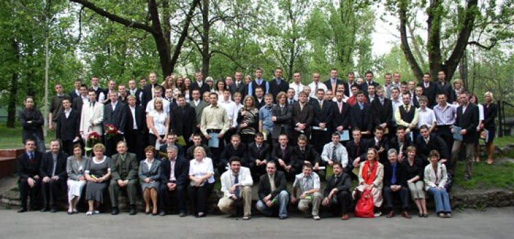 HISTORIE ABSOLWENTÓW SĄ DLA NAS WAŻNE! HISTORIE ABSOLWENTÓW SĄ DLA NAS WAŻNE!