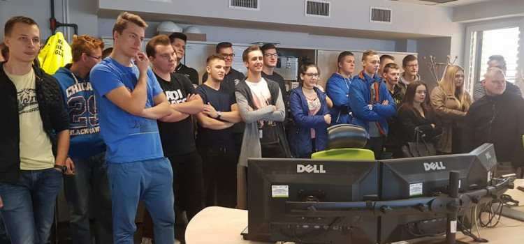 19 października logistycy z klas IV brali udział w zajęciach w Centrum Sterowania Ruchem w Gliwicach 19 października logistycy z klas IV brali udział w zajęciach w Centrum Sterowania Ruchem w Gliwicach