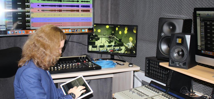 Innowacyjne kierunki kształcenia oraz nowoczesne pracownie – Wywiad w telewizji SFERA oraz artykuł w Wiadomościach Rudzkich Innowacyjne kierunki kształcenia oraz nowoczesne pracownie – Wywiad w telewizji SFERA oraz artykuł w Wiadomościach Rudzkich