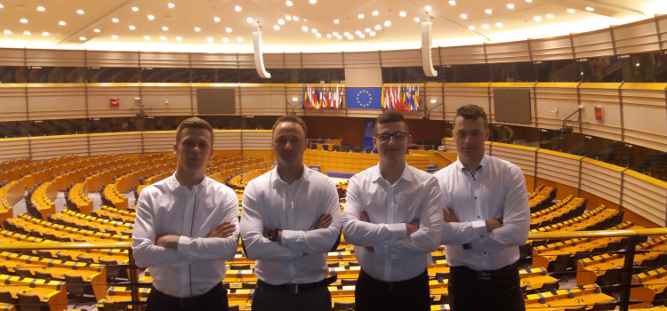 Wyjazd studyjny do Parlamentu Europejskiego do Brukseli – reportaż Wyjazd studyjny do Parlamentu Europejskiego do Brukseli – reportaż