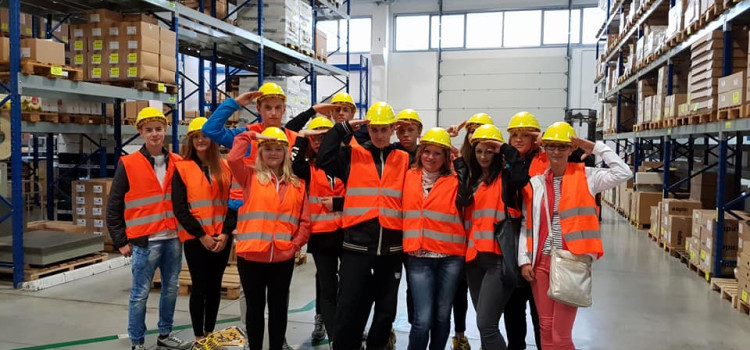 Grupa włoska w fabryce – magazynie aluminium Hydro Grupa włoska w fabryce – magazynie aluminium Hydro