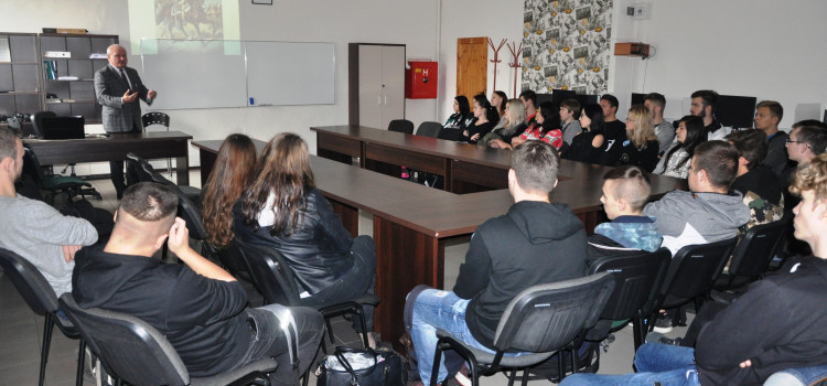 Wykład historyczny w 'Tołstoju’ Wykład historyczny w 'Tołstoju’