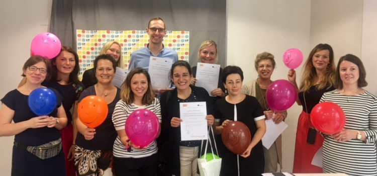 Panie Grażyna Czechowicz i Agnieszka Matuszyńska po kursie w Barcelonie ! Panie Grażyna Czechowicz i Agnieszka Matuszyńska po kursie w Barcelonie !