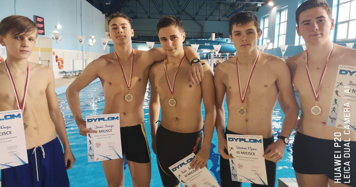 W czwartek 7.11.2019 r. na basenie w Nowym Bytomiu odbyły się Mistrzostwa Szkoły w pływaniu na dystansie 50m stylem dowolnym