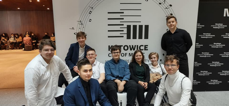 Technik realizacji nagrań na próbie otwartej Orkiestry Symfonicznej Polskiego Radia w NOSPR w Katowicach Technik realizacji nagrań na próbie otwartej Orkiestry Symfonicznej Polskiego Radia w NOSPR w Katowicach