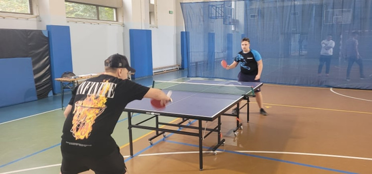 W dniu 18.10.2021r. w sali gimnastycznej SP 4 odbył się szkolny turniej tenis stołowego W dniu 18.10.2021r. w sali gimnastycznej SP 4 odbył się szkolny turniej tenis stołowego