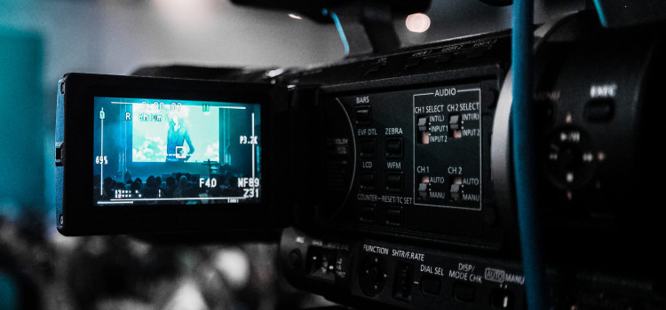 Poszukujemy dwie chętne osoby do filmowania imprez szkolnych w ramach studia na YouTube – Tolstoj TV Poszukujemy dwie chętne osoby do filmowania imprez szkolnych w ramach studia na YouTube – Tolstoj TV