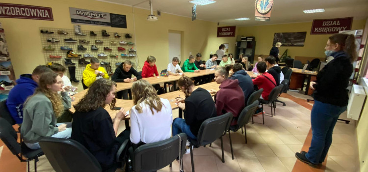 Dziś z wizytą w firmie symulacyjnej 2TM uczyła się przedsiębiorczości w Centrum Kształcenia Ustawicznego w Rudzie Śląskiej Dziś z wizytą w firmie symulacyjnej 2TM uczyła się przedsiębiorczości w Centrum Kształcenia Ustawicznego w Rudzie Śląskiej