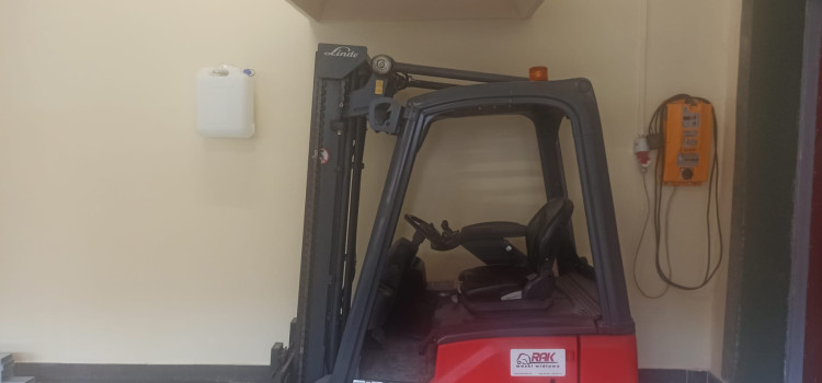 SZKOŁA BRANŻOWA – ZAWÓD MAGAZYNIER (LOGISTYK) Uprawnienia do obsługi wózka widłowego to ważny punkt na liście zawodowych umiejętności SZKOŁA BRANŻOWA – ZAWÓD MAGAZYNIER (LOGISTYK) Uprawnienia do obsługi wózka widłowego to ważny punkt na liście zawodowych umiejętności