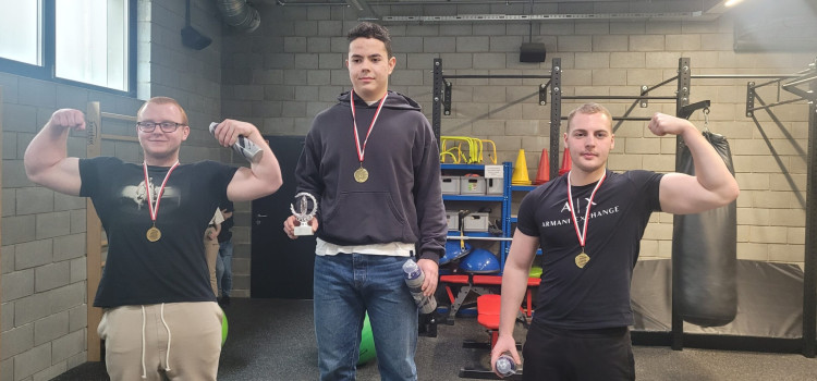 W piątek 17.02.2023 r. odbyła się VI edycja Mistrzostw Szkoły w wyciskaniu sztangi 1/2 MM W piątek 17.02.2023 r. odbyła się VI edycja Mistrzostw Szkoły w wyciskaniu sztangi 1/2 MM