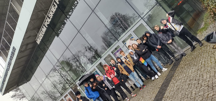 Technik realizacji nagrań na warsztatach w Muzeum Polskiej Piosenki w Opolu Technik realizacji nagrań na warsztatach w Muzeum Polskiej Piosenki w Opolu