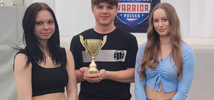 21.04.2023 r. w ramach Dni Otwartych w Tołstoju na obiektach Football-on odbyły się konkurencje sportowe dla przyszłych uczniów Naszej Szkoły 21.04.2023 r. w ramach Dni Otwartych w Tołstoju na obiektach Football-on odbyły się konkurencje sportowe dla przyszłych uczniów Naszej Szkoły