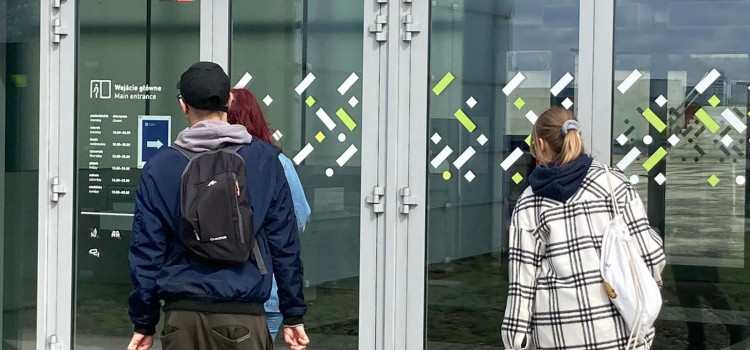 W dniu 25 kwietnia, klasa 3m wybrała się na wycieczkę wypełnioną obrazami i kulturą W dniu 25 kwietnia, klasa 3m wybrała się na wycieczkę wypełnioną obrazami i kulturą