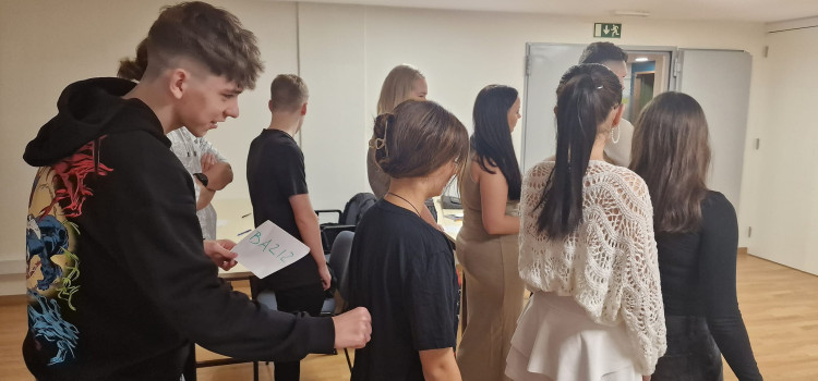 Po długiej podróży, która zaczęła się w niedzielę, a skończyła w poniedziałek, uczestnicy Erasmusa+ dziś już na pełnych obrotach Po długiej podróży, która zaczęła się w niedzielę, a skończyła w poniedziałek, uczestnicy Erasmusa+ dziś już na pełnych obrotach