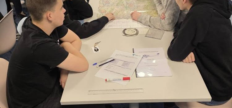 Po raz kolejny mieliśmy przyjemność uczestniczyć w zajęciach w CEL- Centrum Edukacji Lotniczej w Krakowie Balicach Po raz kolejny mieliśmy przyjemność uczestniczyć w zajęciach w CEL- Centrum Edukacji Lotniczej w Krakowie Balicach