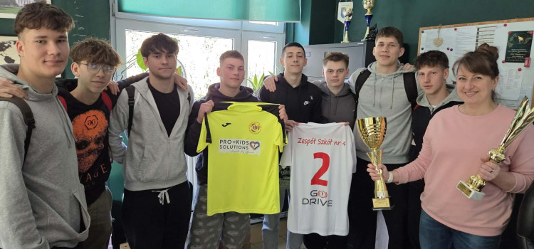 Najlepsza drużyna w Rudzie Śląskiej z wizytą u Pani Dyrektor! Najlepsza drużyna w Rudzie Śląskiej z wizytą u Pani Dyrektor!